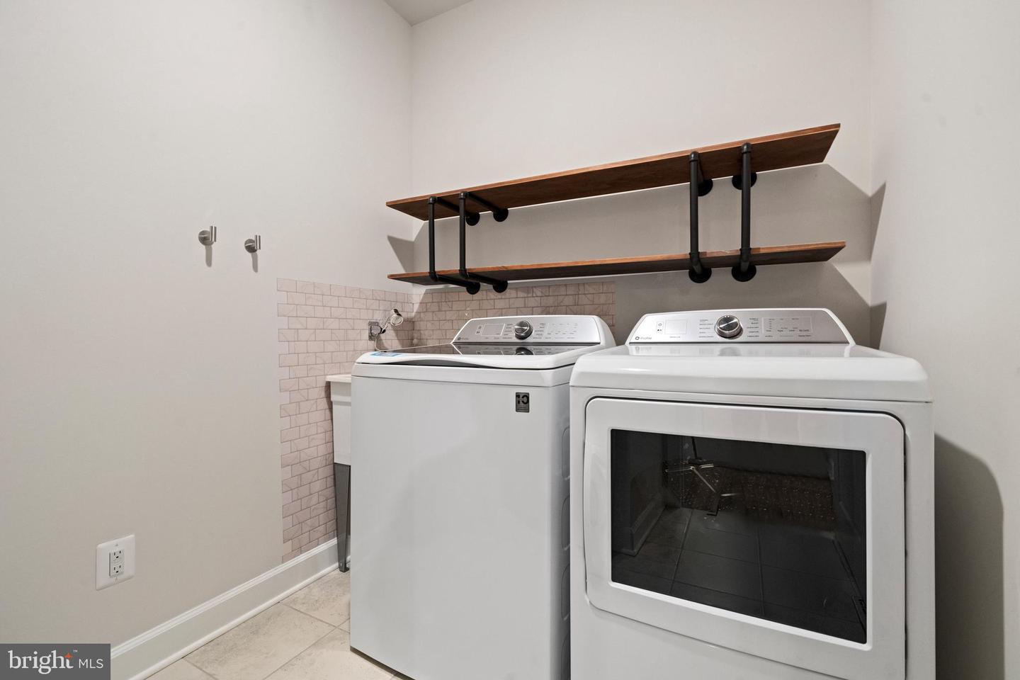 14957 RIVER WALK WAY, WOODBRIDGE, Virginia 22191, 3 Bedrooms Bedrooms, ,2 BathroomsBathrooms,Residential,For sale,14957 RIVER WALK WAY,VAPW2098460 MLS # VAPW2098460