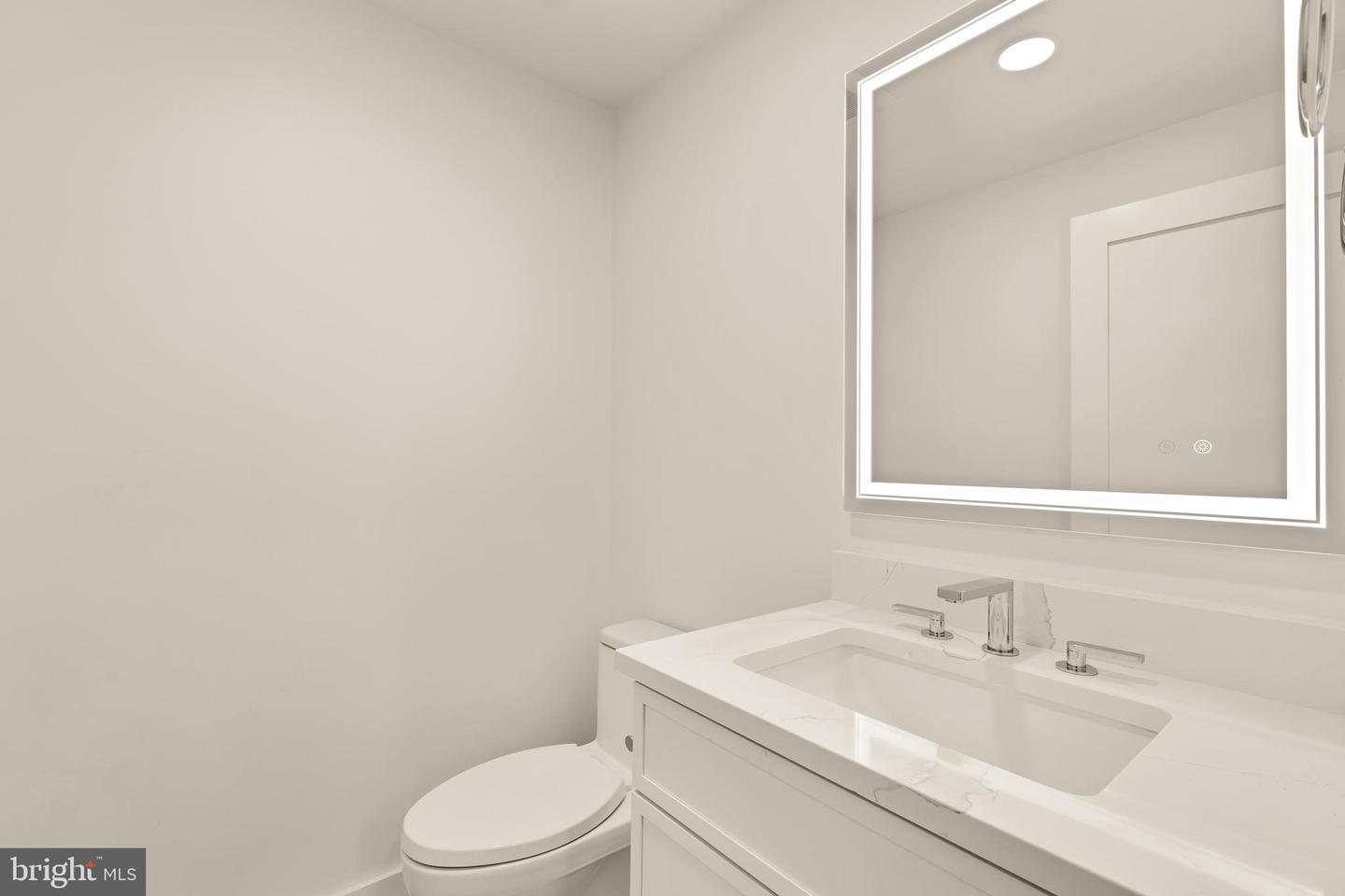 507 L ST NE #3B, WASHINGTON, District Of Columbia 20002, 4 Bedrooms Bedrooms, ,5 BathroomsBathrooms,Residential,For sale,507 L ST NE #3B,DCDC2208820 MLS # DCDC2208820