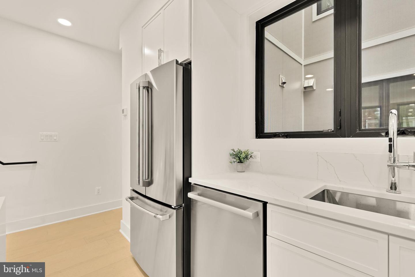 507 L ST NE #3B, WASHINGTON, District Of Columbia 20002, 4 Bedrooms Bedrooms, ,5 BathroomsBathrooms,Residential,For sale,507 L ST NE #3B,DCDC2208820 MLS # DCDC2208820