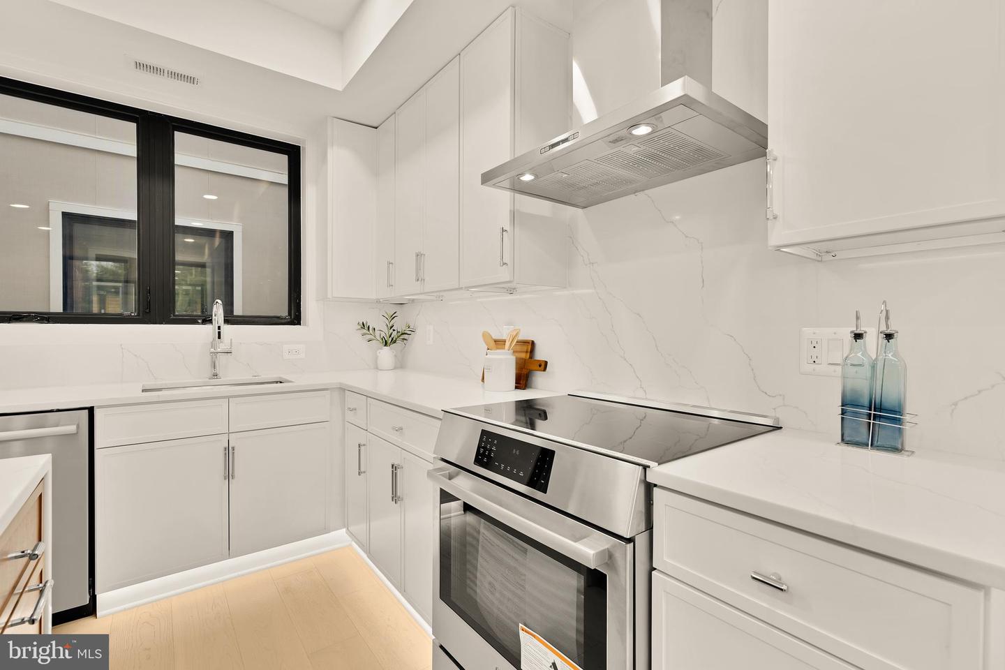 507 L ST NE #3B, WASHINGTON, District Of Columbia 20002, 4 Bedrooms Bedrooms, ,5 BathroomsBathrooms,Residential,For sale,507 L ST NE #3B,DCDC2208820 MLS # DCDC2208820