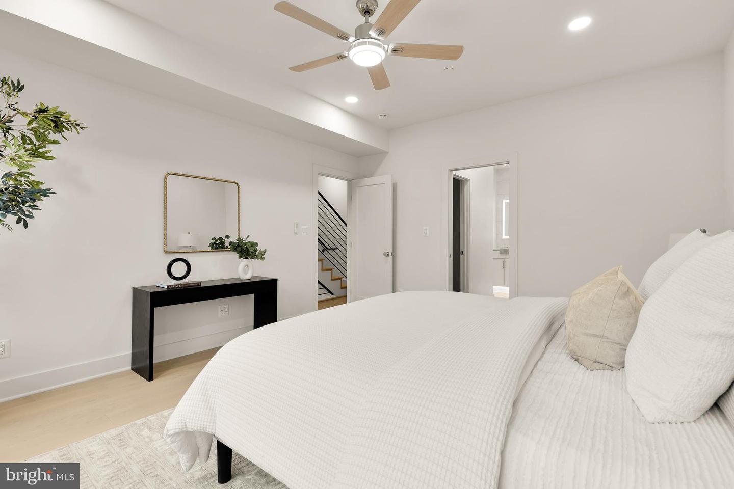 507 L ST NE #3B, WASHINGTON, District Of Columbia 20002, 4 Bedrooms Bedrooms, ,5 BathroomsBathrooms,Residential,For sale,507 L ST NE #3B,DCDC2208820 MLS # DCDC2208820