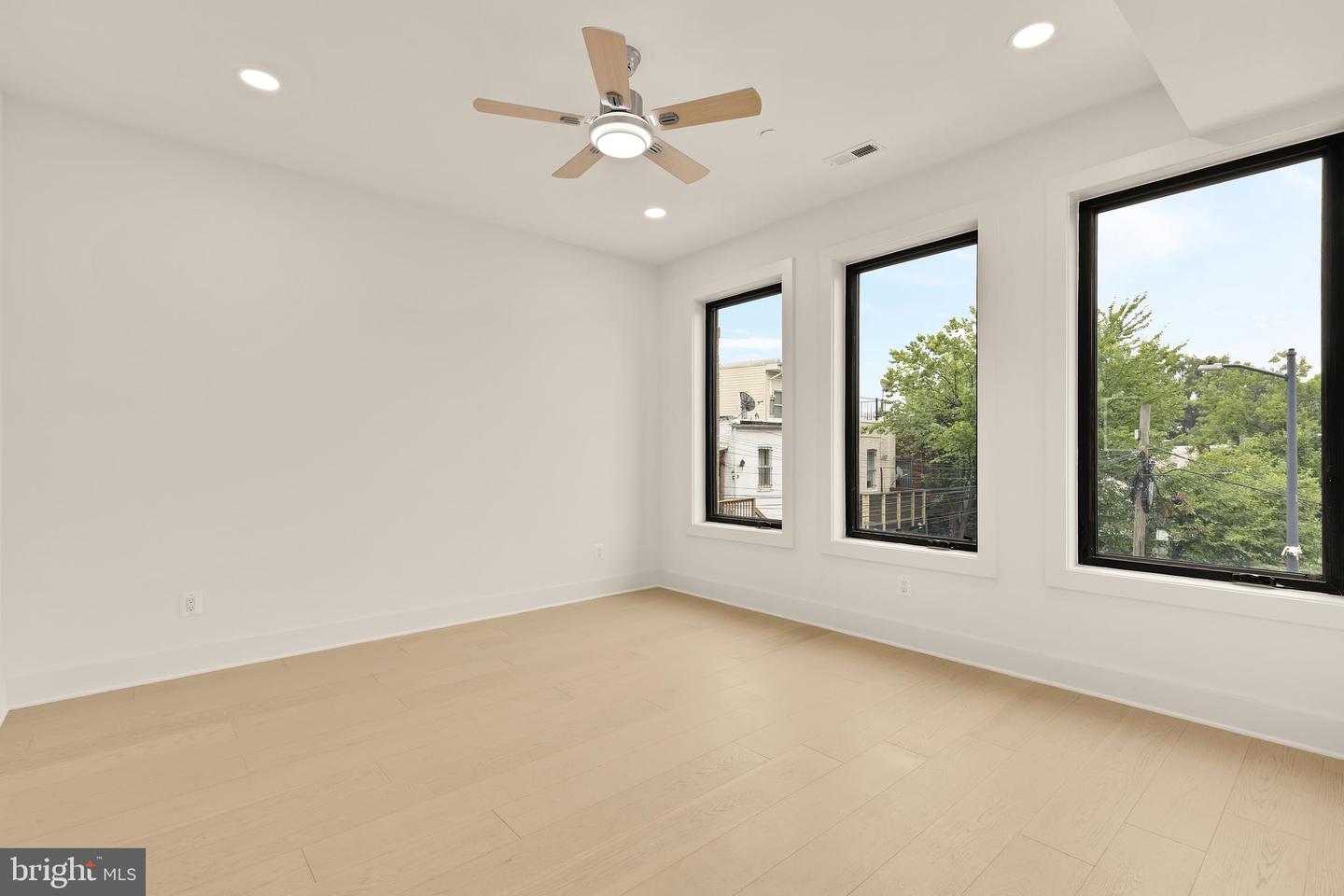 507 L ST NE #3B, WASHINGTON, District Of Columbia 20002, 4 Bedrooms Bedrooms, ,5 BathroomsBathrooms,Residential,For sale,507 L ST NE #3B,DCDC2208820 MLS # DCDC2208820
