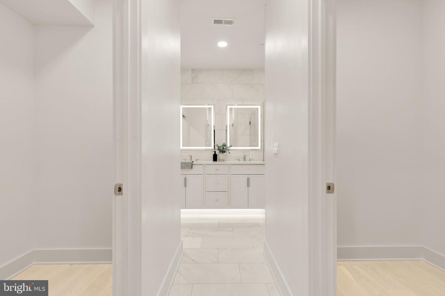 507 L ST NE #3B, WASHINGTON, District Of Columbia 20002, 4 Bedrooms Bedrooms, ,5 BathroomsBathrooms,Residential,For sale,507 L ST NE #3B,DCDC2208820 MLS # DCDC2208820
