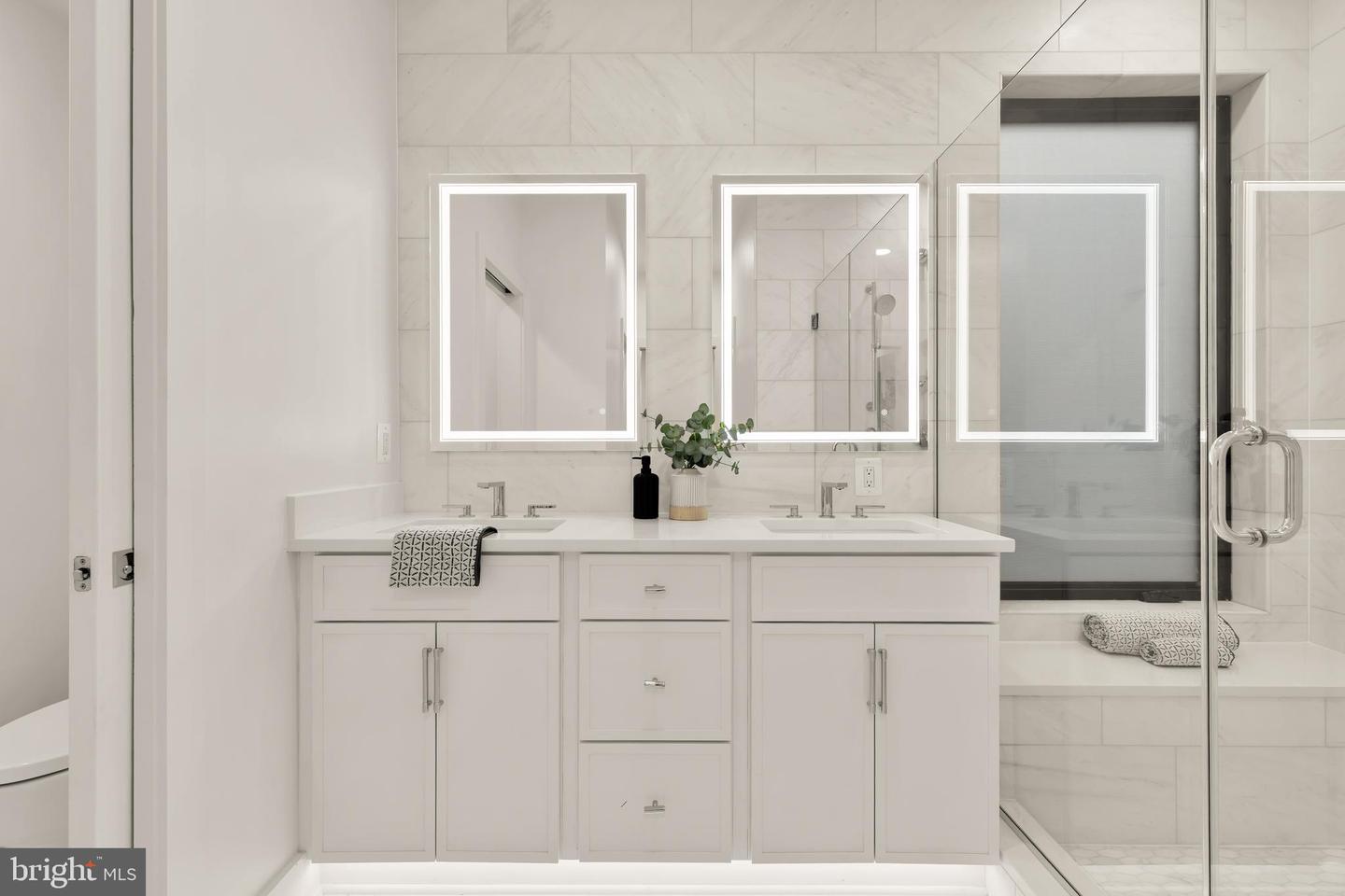 507 L ST NE #3B, WASHINGTON, District Of Columbia 20002, 4 Bedrooms Bedrooms, ,5 BathroomsBathrooms,Residential,For sale,507 L ST NE #3B,DCDC2208820 MLS # DCDC2208820