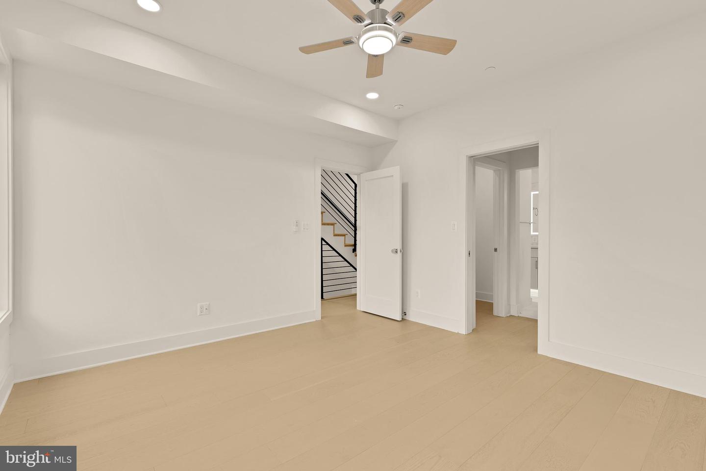 507 L ST NE #3B, WASHINGTON, District Of Columbia 20002, 4 Bedrooms Bedrooms, ,5 BathroomsBathrooms,Residential,For sale,507 L ST NE #3B,DCDC2208820 MLS # DCDC2208820