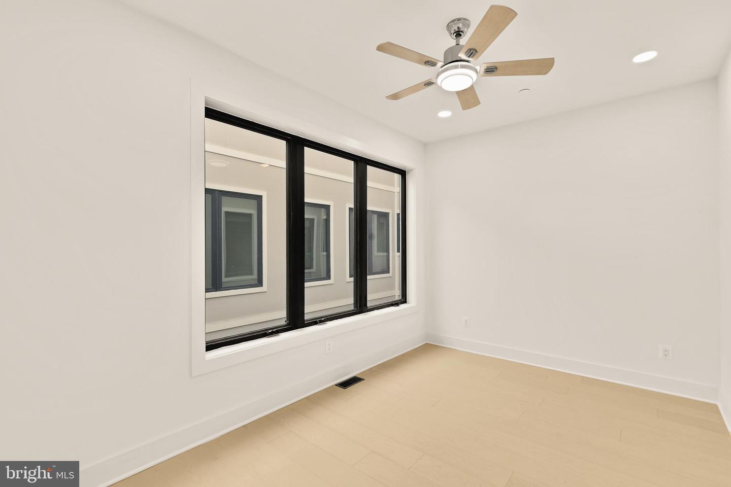 507 L ST NE #3B, WASHINGTON, District Of Columbia 20002, 4 Bedrooms Bedrooms, ,5 BathroomsBathrooms,Residential,For sale,507 L ST NE #3B,DCDC2208820 MLS # DCDC2208820