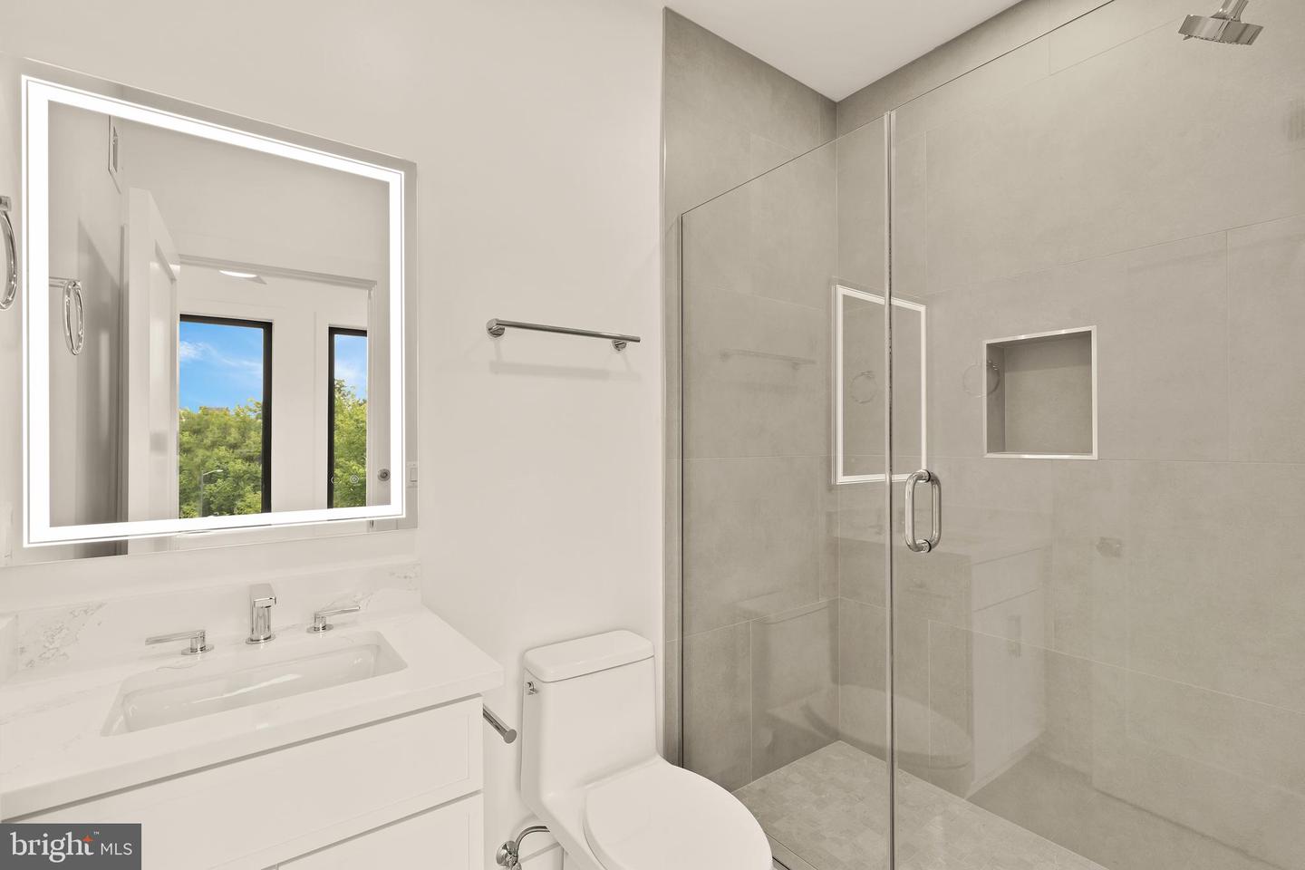 507 L ST NE #3B, WASHINGTON, District Of Columbia 20002, 4 Bedrooms Bedrooms, ,5 BathroomsBathrooms,Residential,For sale,507 L ST NE #3B,DCDC2208820 MLS # DCDC2208820