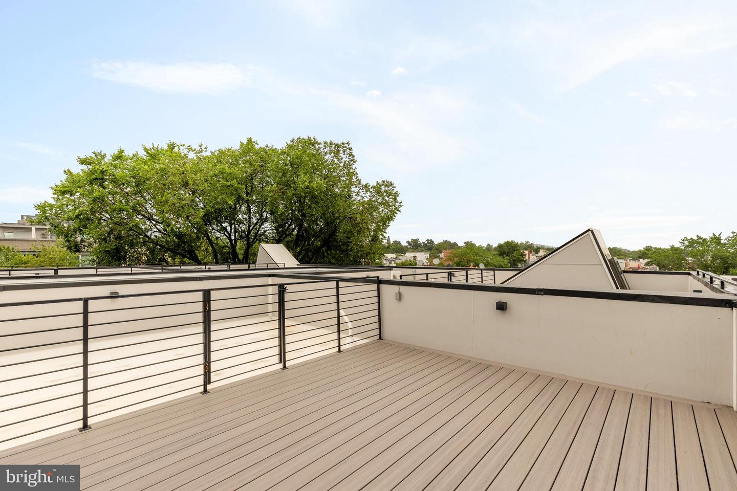 507 L ST NE #3B, WASHINGTON, District Of Columbia 20002, 4 Bedrooms Bedrooms, ,5 BathroomsBathrooms,Residential,For sale,507 L ST NE #3B,DCDC2208820 MLS # DCDC2208820