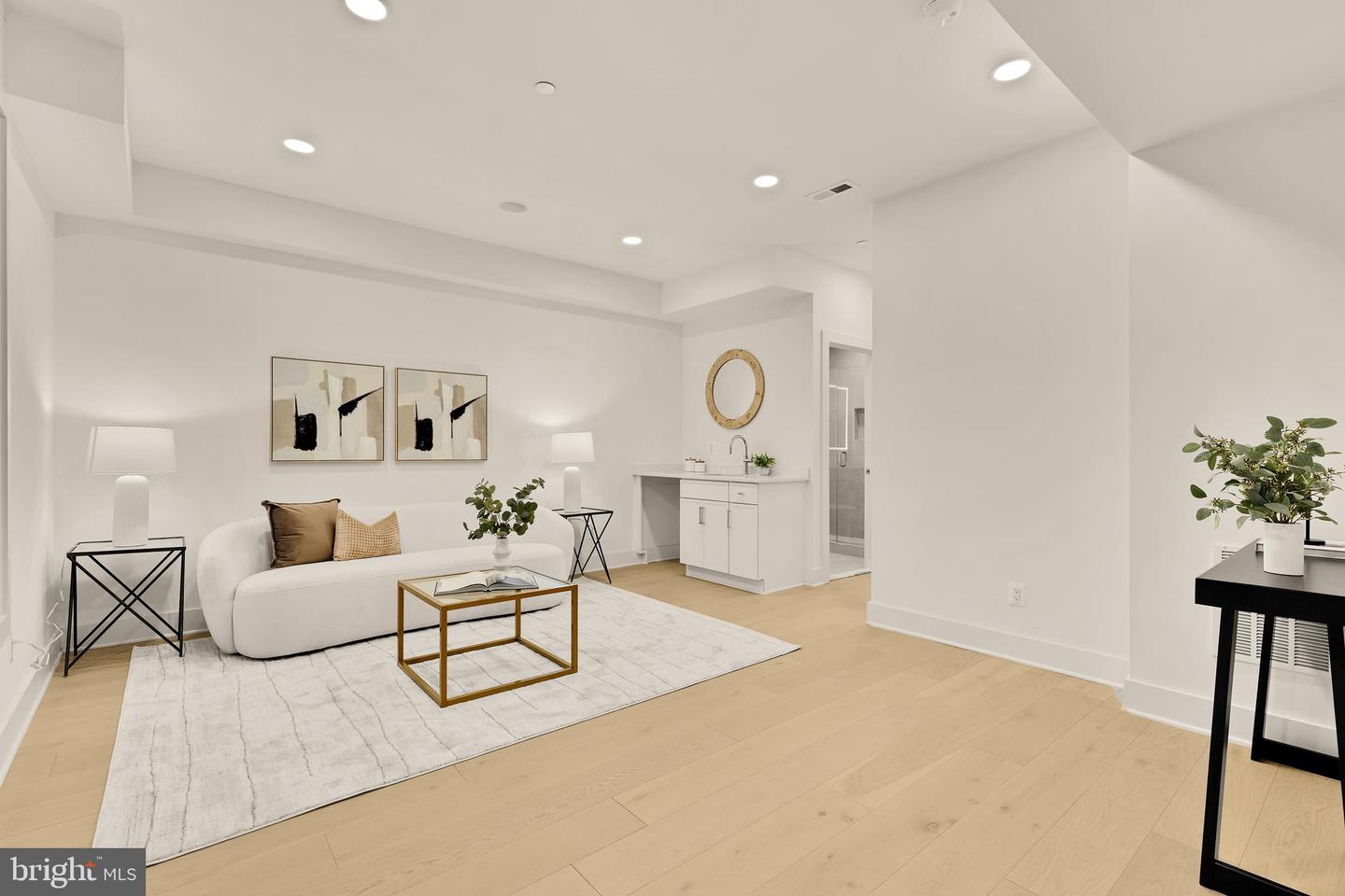 507 L ST NE #3B, WASHINGTON, District Of Columbia 20002, 4 Bedrooms Bedrooms, ,5 BathroomsBathrooms,Residential,For sale,507 L ST NE #3B,DCDC2208820 MLS # DCDC2208820
