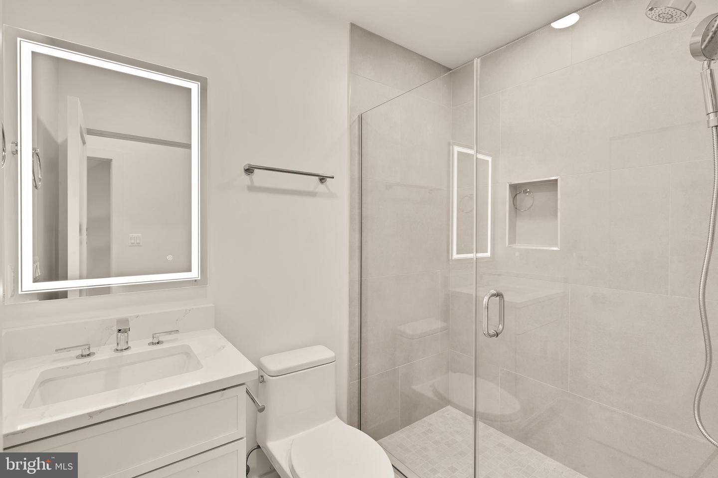 507 L ST NE #3B, WASHINGTON, District Of Columbia 20002, 4 Bedrooms Bedrooms, ,5 BathroomsBathrooms,Residential,For sale,507 L ST NE #3B,DCDC2208820 MLS # DCDC2208820
