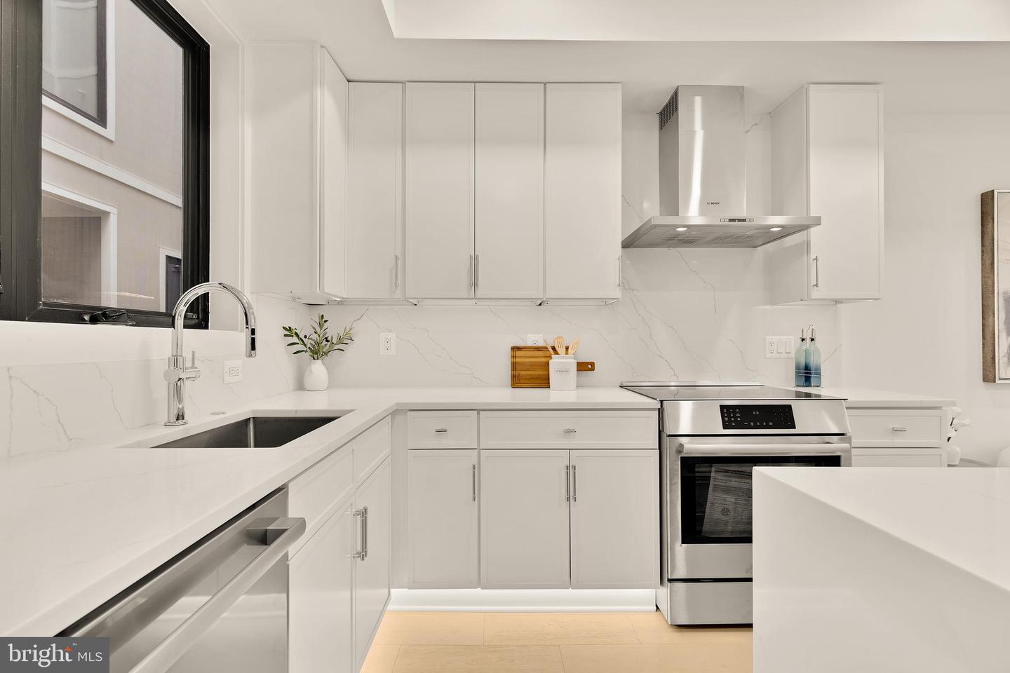 507 L ST NE #3B, WASHINGTON, District Of Columbia 20002, 4 Bedrooms Bedrooms, ,5 BathroomsBathrooms,Residential,For sale,507 L ST NE #3B,DCDC2208820 MLS # DCDC2208820