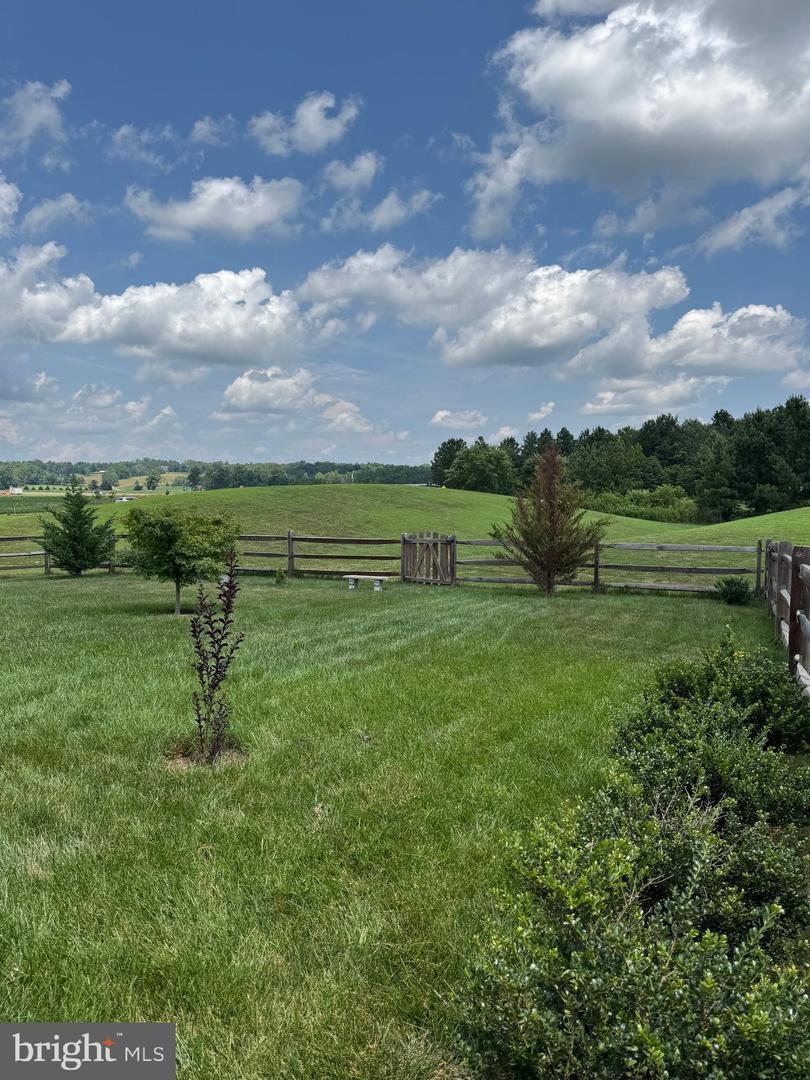 5473 LEEDSTOWN RD, KING GEORGE, Virginia 22485, 4 Bedrooms Bedrooms, ,3 BathroomsBathrooms,Residential,For sale,5473 LEEDSTOWN RD,VAKG2006678 MLS # VAKG2006678