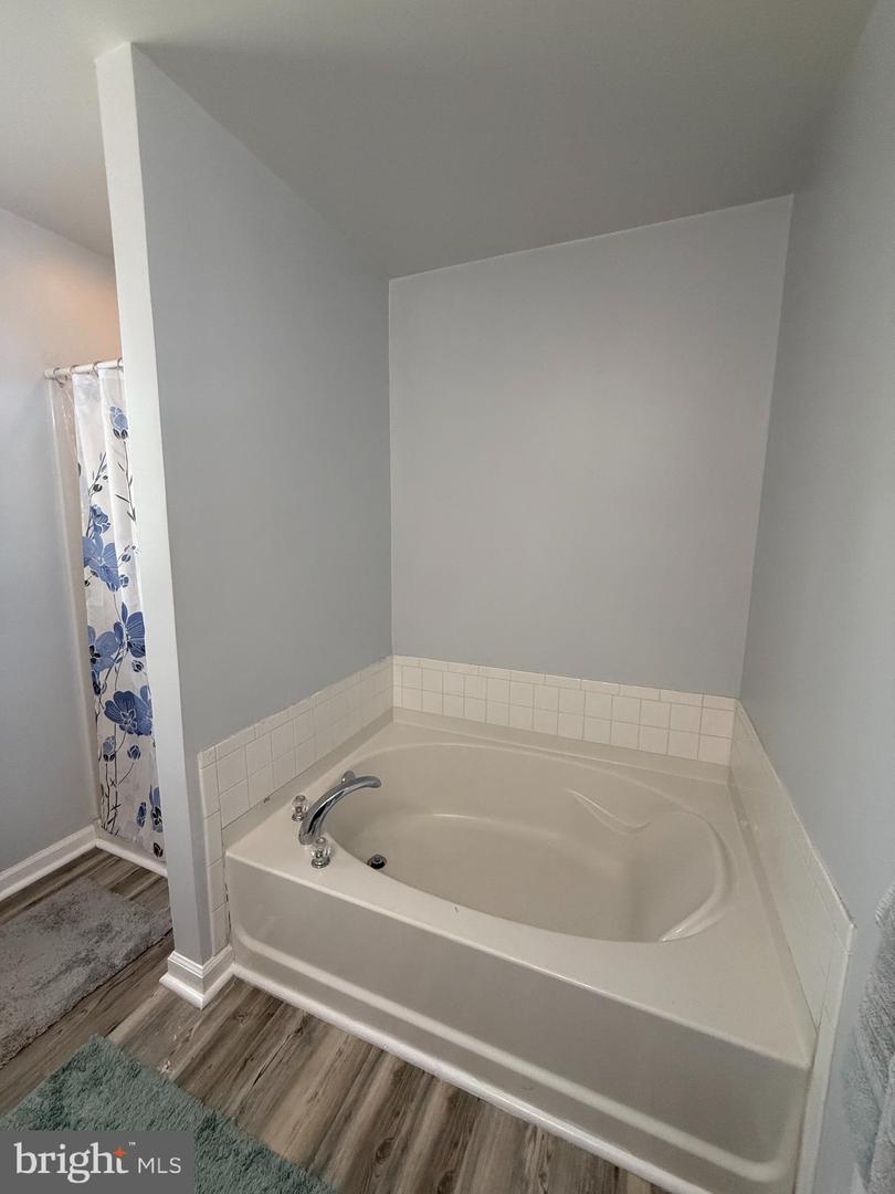 7000 GAYLE LN, SPOTSYLVANIA, Virginia 22553, 4 Bedrooms Bedrooms, ,2 BathroomsBathrooms,Residential,For sale,7000 GAYLE LN,VASP2034474 MLS # VASP2034474