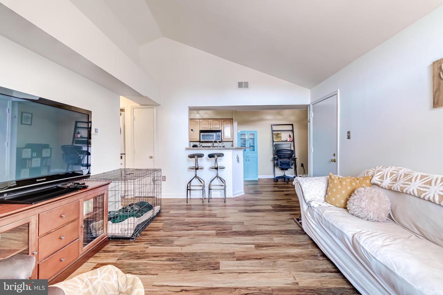 6904-I VICTORIA DR #I, ALEXANDRIA, Virginia 22310, 2 Bedrooms Bedrooms, 5 Rooms Rooms,2 BathroomsBathrooms,Residential,For sale,6904-I VICTORIA DR #I,VAFX2253500 MLS # VAFX2253500
