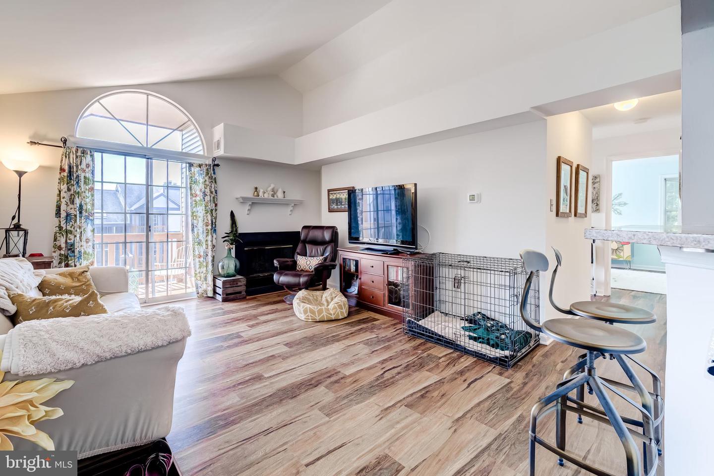 6904-I VICTORIA DR #I, ALEXANDRIA, Virginia 22310, 2 Bedrooms Bedrooms, 5 Rooms Rooms,2 BathroomsBathrooms,Residential,For sale,6904-I VICTORIA DR #I,VAFX2253500 MLS # VAFX2253500