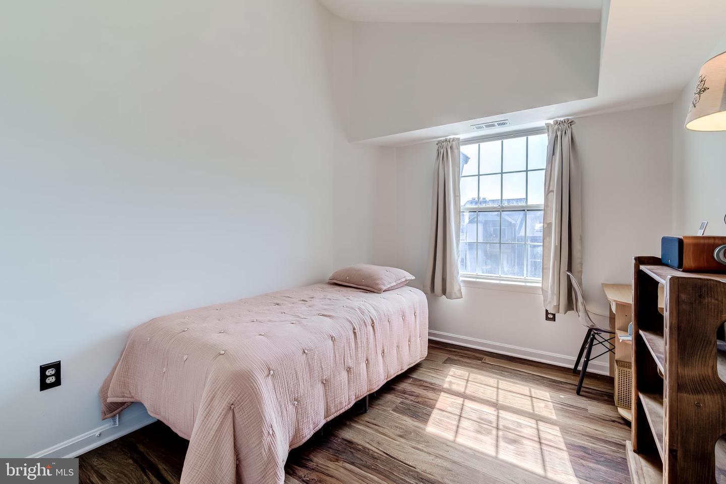6904-I VICTORIA DR #I, ALEXANDRIA, Virginia 22310, 2 Bedrooms Bedrooms, 5 Rooms Rooms,2 BathroomsBathrooms,Residential,For sale,6904-I VICTORIA DR #I,VAFX2253500 MLS # VAFX2253500