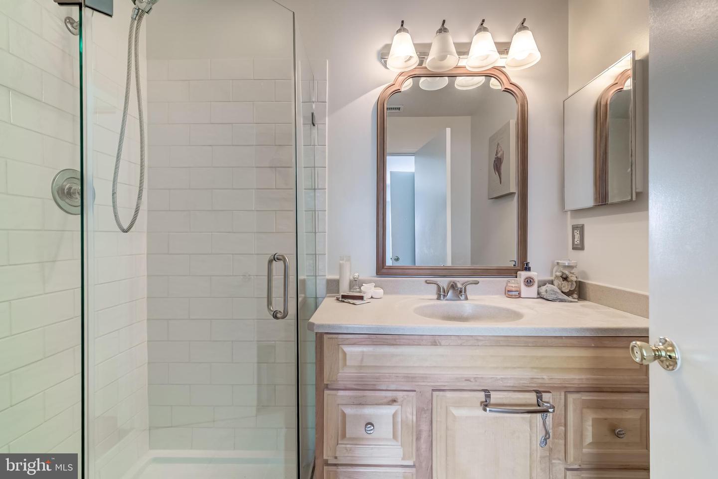 6904-I VICTORIA DR #I, ALEXANDRIA, Virginia 22310, 2 Bedrooms Bedrooms, 5 Rooms Rooms,2 BathroomsBathrooms,Residential,For sale,6904-I VICTORIA DR #I,VAFX2253500 MLS # VAFX2253500