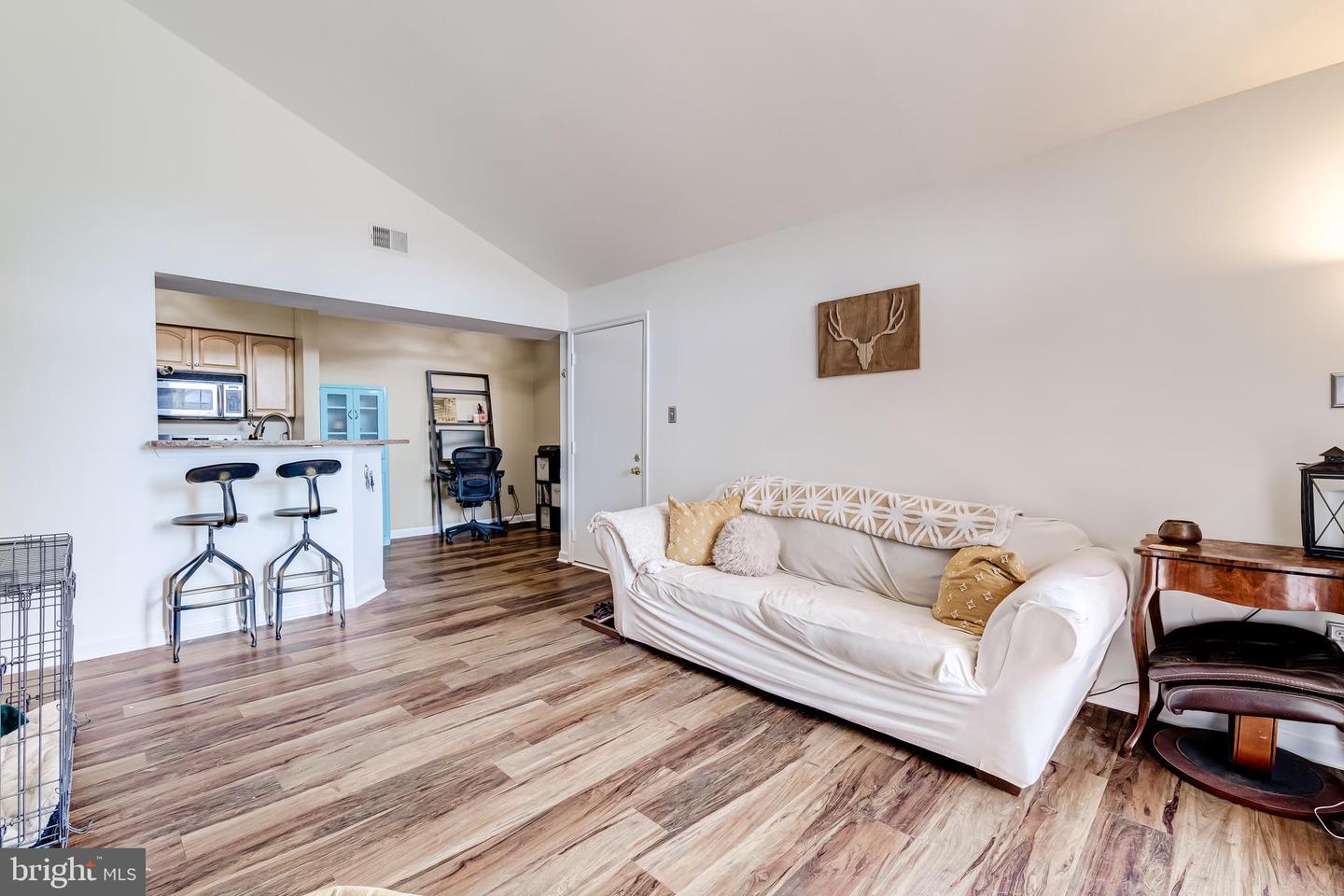 6904-I VICTORIA DR #I, ALEXANDRIA, Virginia 22310, 2 Bedrooms Bedrooms, 5 Rooms Rooms,2 BathroomsBathrooms,Residential,For sale,6904-I VICTORIA DR #I,VAFX2253500 MLS # VAFX2253500
