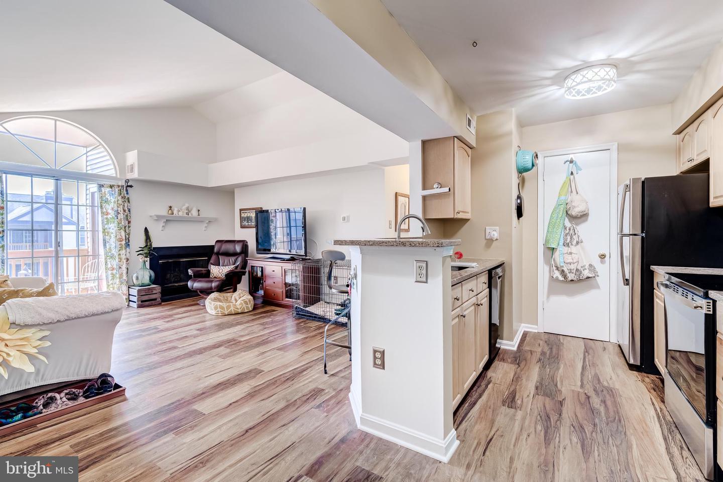 6904-I VICTORIA DR #I, ALEXANDRIA, Virginia 22310, 2 Bedrooms Bedrooms, 5 Rooms Rooms,2 BathroomsBathrooms,Residential,For sale,6904-I VICTORIA DR #I,VAFX2253500 MLS # VAFX2253500