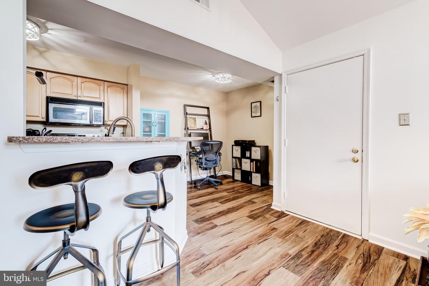 6904-I VICTORIA DR #I, ALEXANDRIA, Virginia 22310, 2 Bedrooms Bedrooms, 5 Rooms Rooms,2 BathroomsBathrooms,Residential,For sale,6904-I VICTORIA DR #I,VAFX2253500 MLS # VAFX2253500