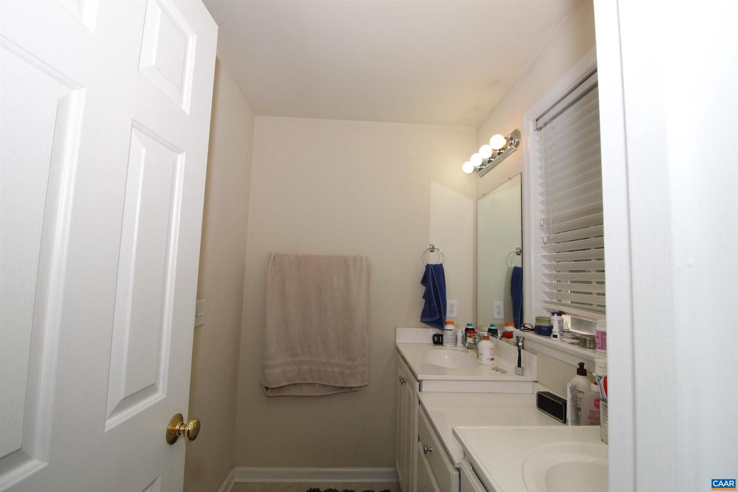 106 MELBOURNE PRK #E, CHARLOTTESVILLE, Virginia 22901, 3 Bedrooms Bedrooms, ,2 BathroomsBathrooms,Residential,For sale,106 MELBOURNE PRK #E,666432 MLS # 666432