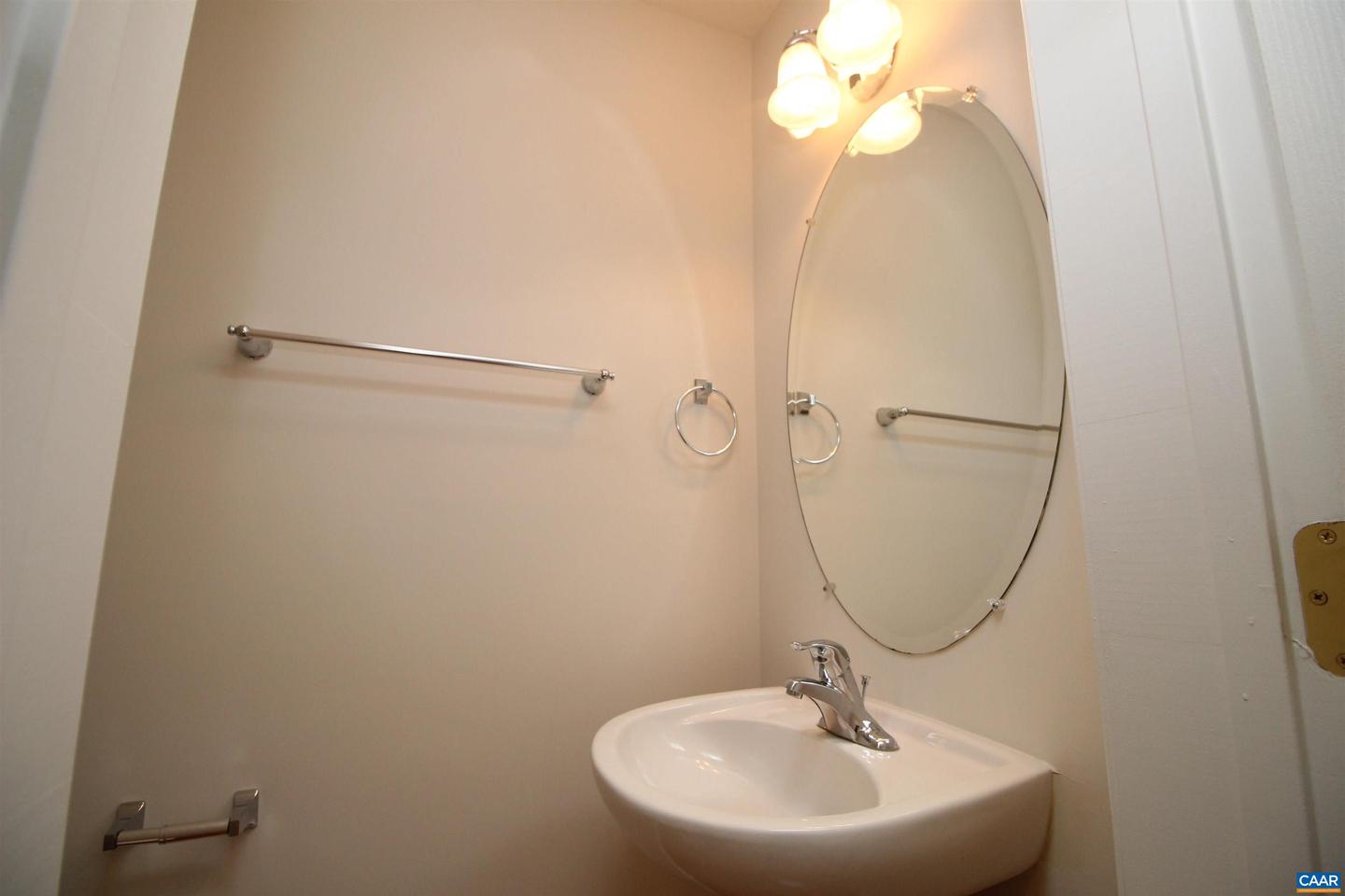 106 MELBOURNE PRK #E, CHARLOTTESVILLE, Virginia 22901, 3 Bedrooms Bedrooms, ,2 BathroomsBathrooms,Residential,For sale,106 MELBOURNE PRK #E,666432 MLS # 666432