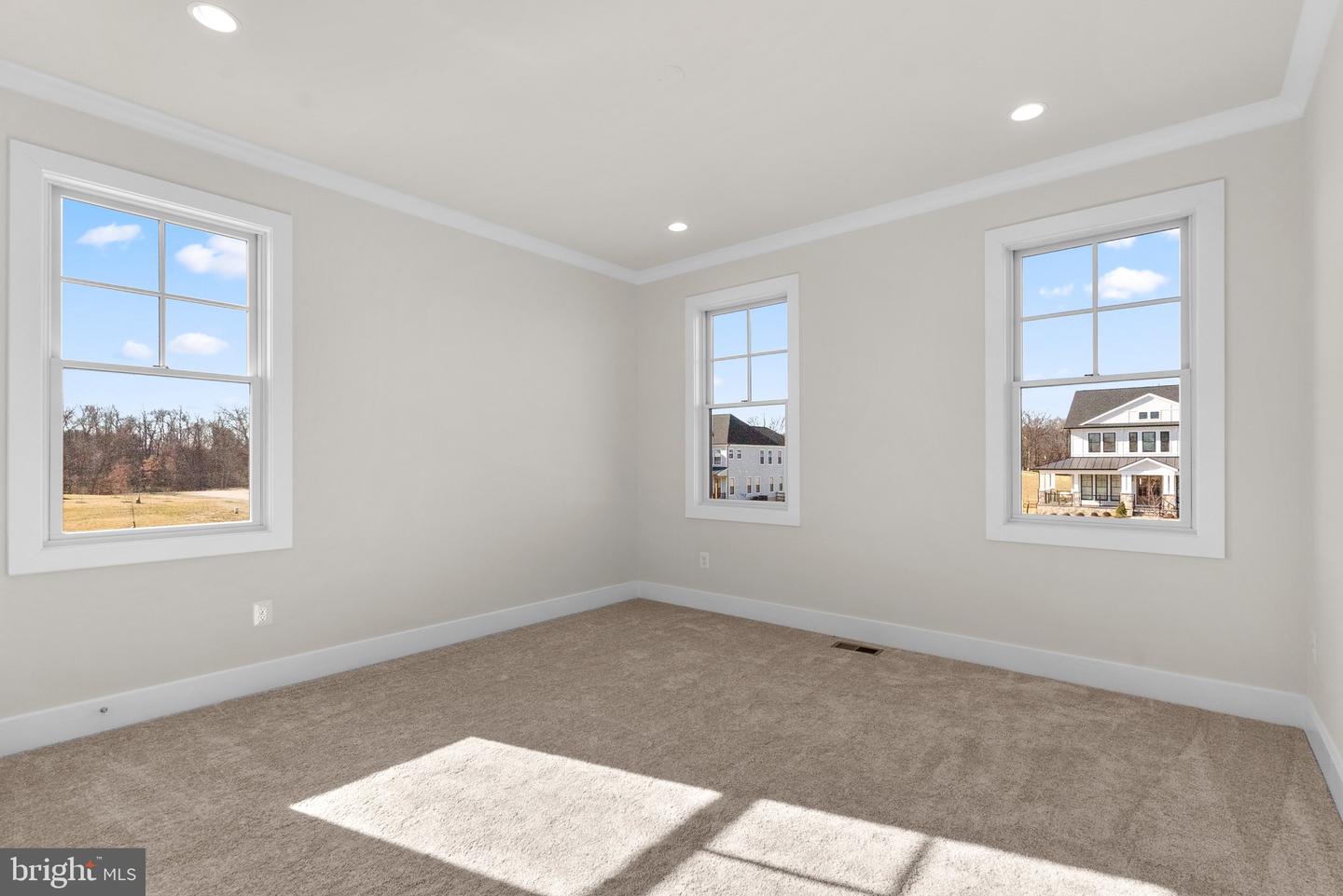 14914 MOGUL CT, WATERFORD, Virginia 20197, 6 Bedrooms Bedrooms, ,6 BathroomsBathrooms,Residential,For sale,14914 MOGUL CT,VALO2101300 MLS # VALO2101300