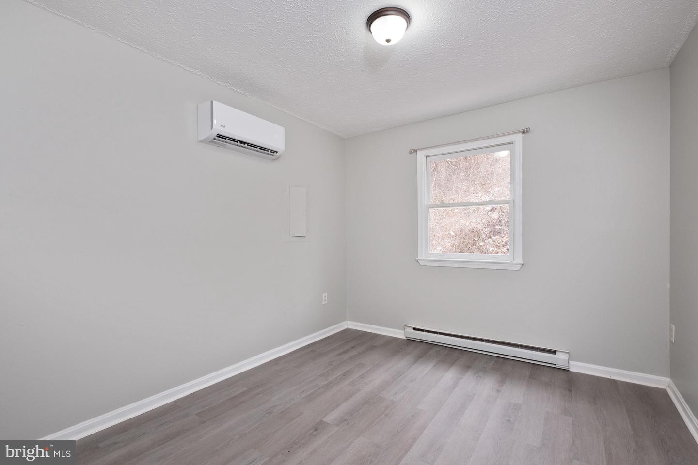 129 HILLWOOD DR, FRONT ROYAL, Virginia 22630, 3 Bedrooms Bedrooms, ,1 BathroomBathrooms,Residential,For sale,129 HILLWOOD DR,VAWR2011628 MLS # VAWR2011628
