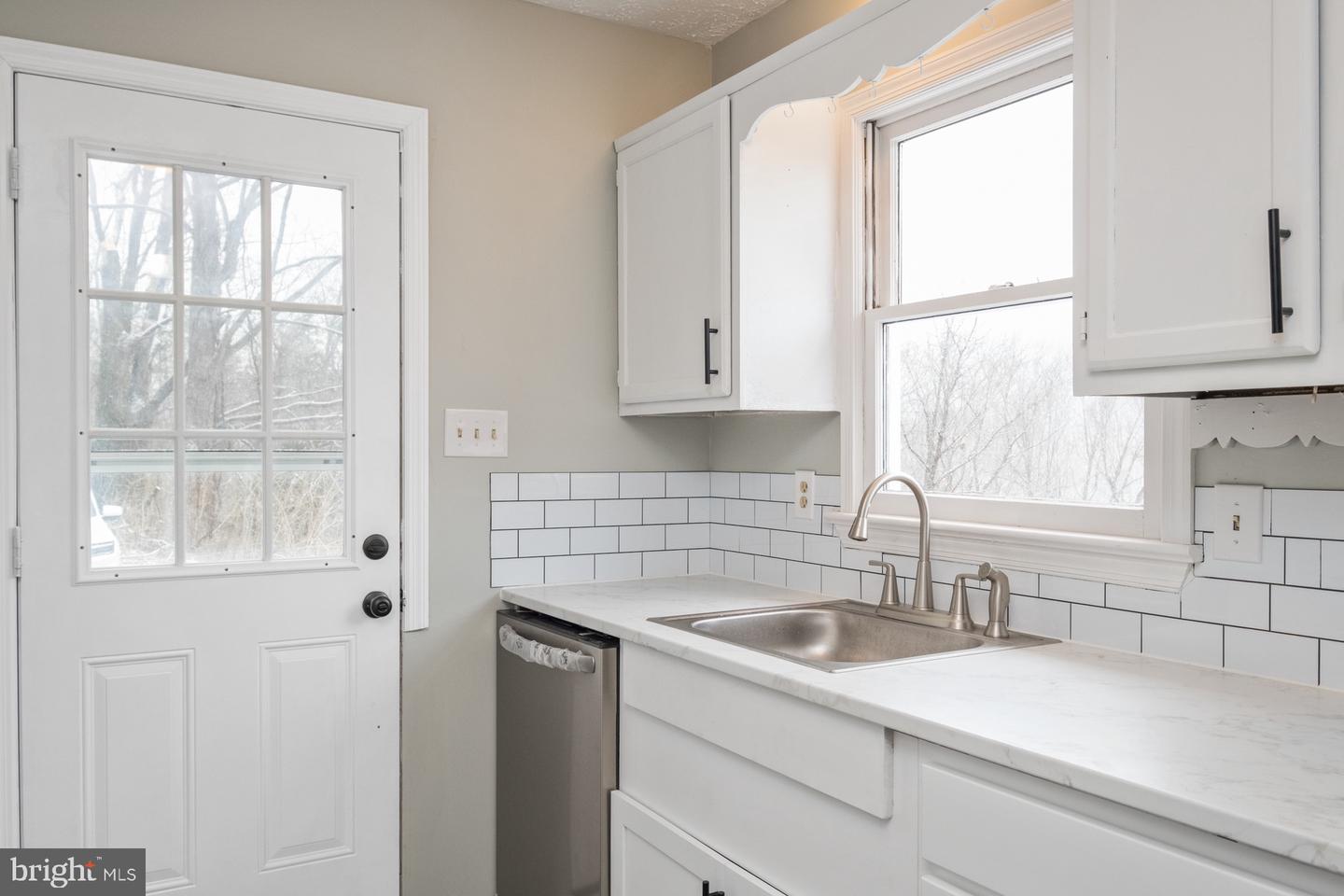 129 HILLWOOD DR, FRONT ROYAL, Virginia 22630, 3 Bedrooms Bedrooms, ,1 BathroomBathrooms,Residential,For sale,129 HILLWOOD DR,VAWR2011628 MLS # VAWR2011628