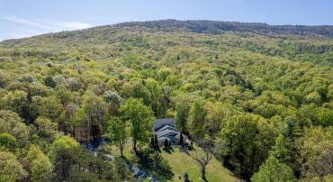 2114 E LEE HWY, NEW MARKET, Virginia 22844, 4 Bedrooms Bedrooms, ,4 BathroomsBathrooms,Residential,For sale,2114 E LEE HWY,VASH2010774 MLS # VASH2010774