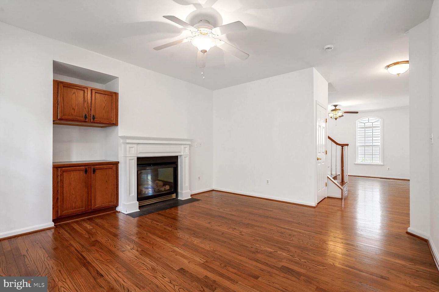 7011 LAWNWOOD CT, FORT BELVOIR, Virginia 22060, 4 Bedrooms Bedrooms, ,5 BathroomsBathrooms,Residential,For sale,7011 LAWNWOOD CT,VAFX2233934 MLS # VAFX2233934