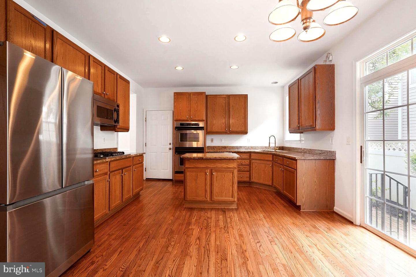 7011 LAWNWOOD CT, FORT BELVOIR, Virginia 22060, 4 Bedrooms Bedrooms, ,5 BathroomsBathrooms,Residential,For sale,7011 LAWNWOOD CT,VAFX2233934 MLS # VAFX2233934