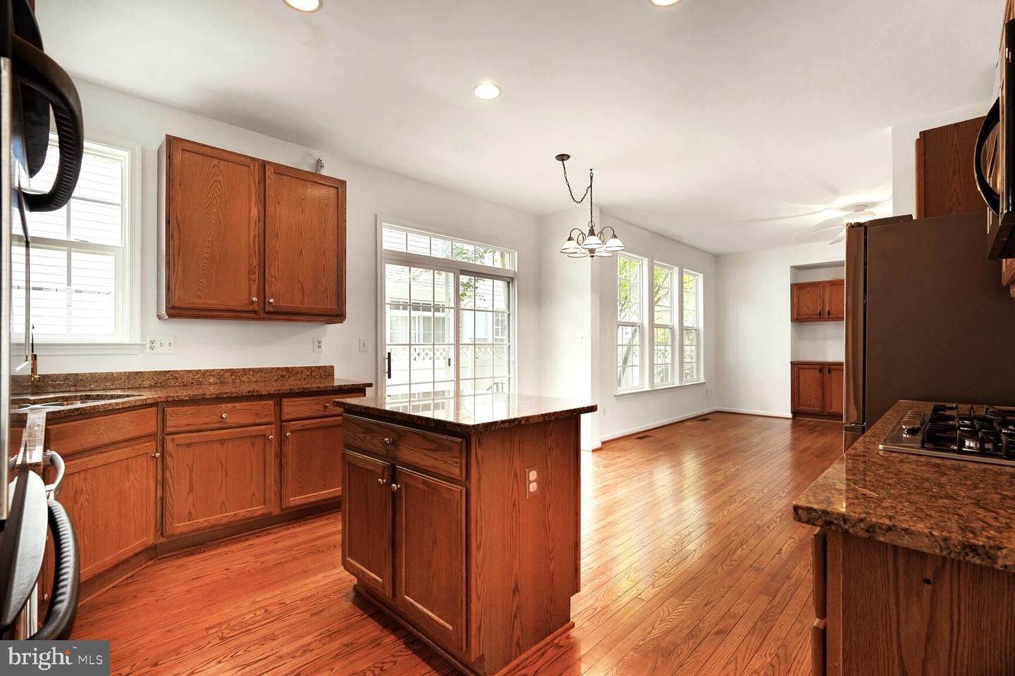 7011 LAWNWOOD CT, FORT BELVOIR, Virginia 22060, 4 Bedrooms Bedrooms, ,5 BathroomsBathrooms,Residential,For sale,7011 LAWNWOOD CT,VAFX2233934 MLS # VAFX2233934