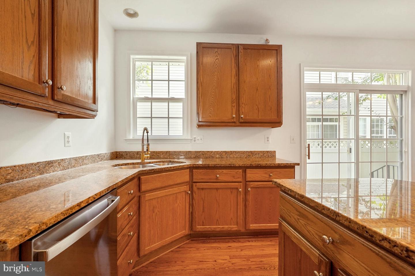 7011 LAWNWOOD CT, FORT BELVOIR, Virginia 22060, 4 Bedrooms Bedrooms, ,5 BathroomsBathrooms,Residential,For sale,7011 LAWNWOOD CT,VAFX2233934 MLS # VAFX2233934