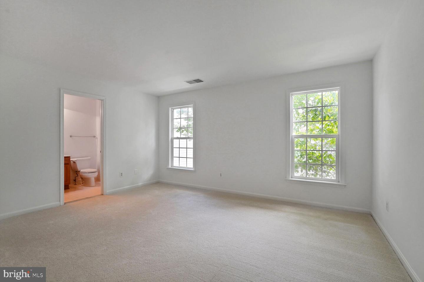 7011 LAWNWOOD CT, FORT BELVOIR, Virginia 22060, 4 Bedrooms Bedrooms, ,5 BathroomsBathrooms,Residential,For sale,7011 LAWNWOOD CT,VAFX2233934 MLS # VAFX2233934