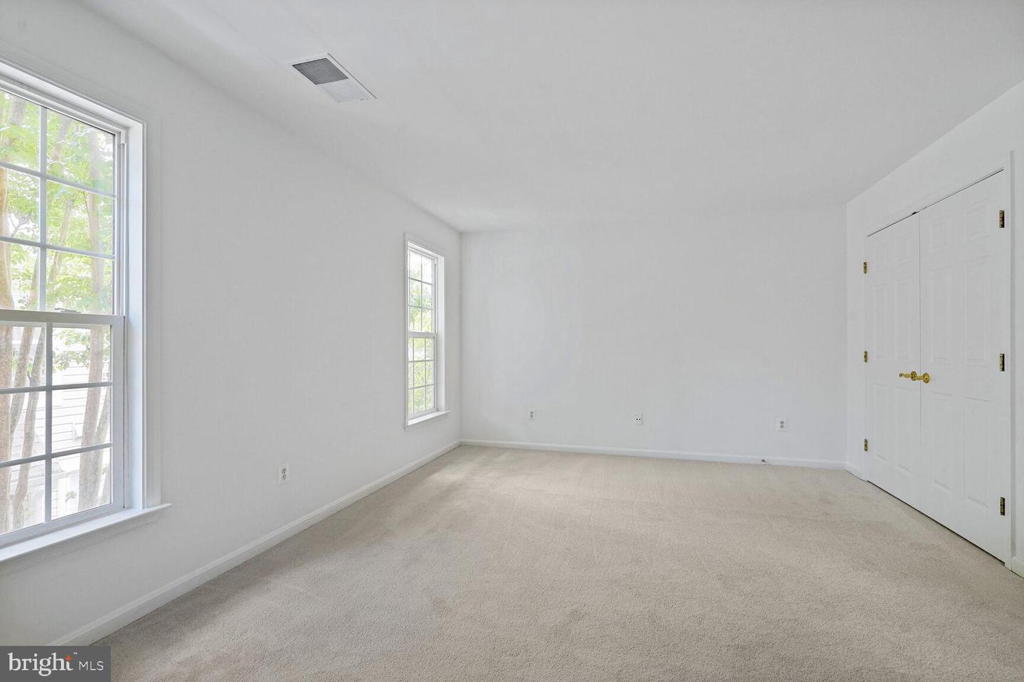 7011 LAWNWOOD CT, FORT BELVOIR, Virginia 22060, 4 Bedrooms Bedrooms, ,5 BathroomsBathrooms,Residential,For sale,7011 LAWNWOOD CT,VAFX2233934 MLS # VAFX2233934