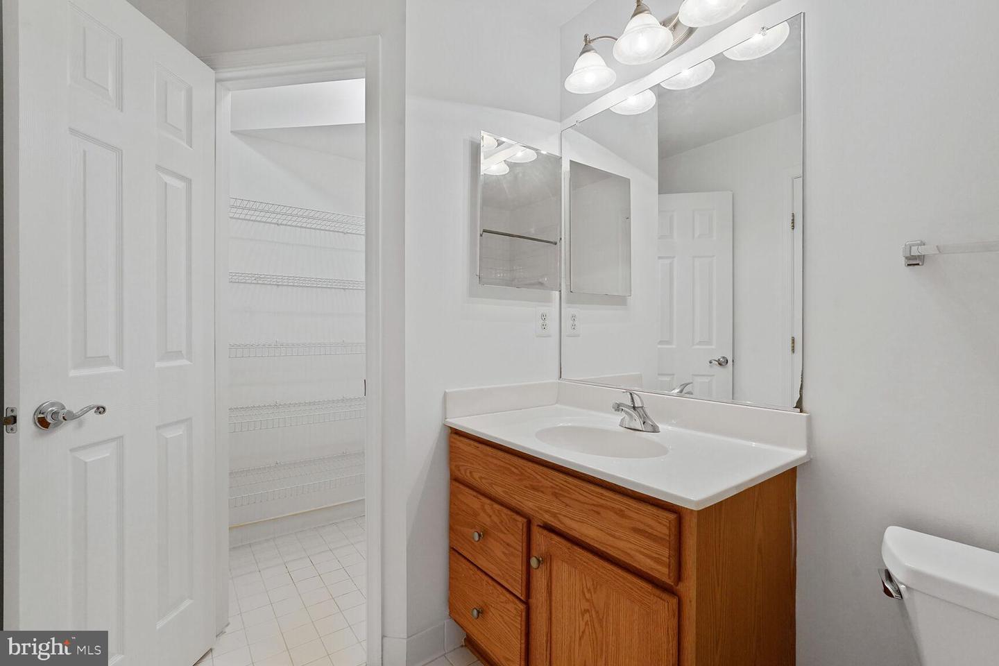 7011 LAWNWOOD CT, FORT BELVOIR, Virginia 22060, 4 Bedrooms Bedrooms, ,5 BathroomsBathrooms,Residential,For sale,7011 LAWNWOOD CT,VAFX2233934 MLS # VAFX2233934