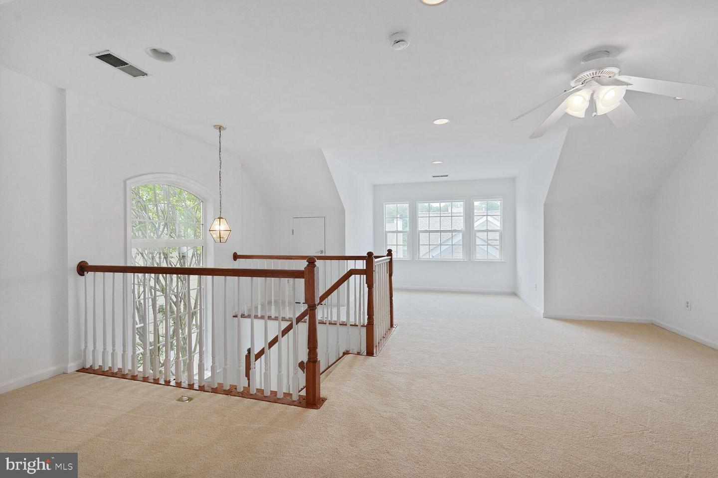7011 LAWNWOOD CT, FORT BELVOIR, Virginia 22060, 4 Bedrooms Bedrooms, ,5 BathroomsBathrooms,Residential,For sale,7011 LAWNWOOD CT,VAFX2233934 MLS # VAFX2233934