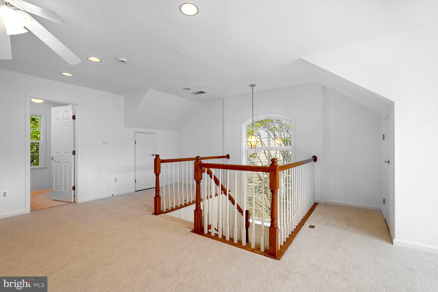 7011 LAWNWOOD CT, FORT BELVOIR, Virginia 22060, 4 Bedrooms Bedrooms, ,5 BathroomsBathrooms,Residential,For sale,7011 LAWNWOOD CT,VAFX2233934 MLS # VAFX2233934