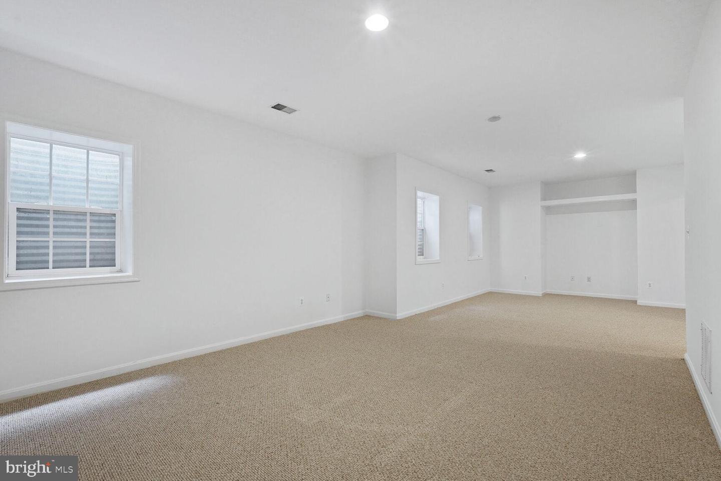 7011 LAWNWOOD CT, FORT BELVOIR, Virginia 22060, 4 Bedrooms Bedrooms, ,5 BathroomsBathrooms,Residential,For sale,7011 LAWNWOOD CT,VAFX2233934 MLS # VAFX2233934