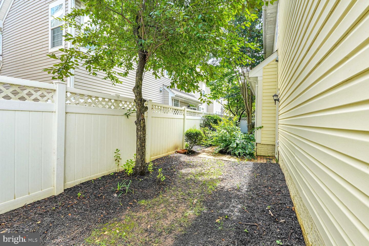 7011 LAWNWOOD CT, FORT BELVOIR, Virginia 22060, 4 Bedrooms Bedrooms, ,5 BathroomsBathrooms,Residential,For sale,7011 LAWNWOOD CT,VAFX2233934 MLS # VAFX2233934