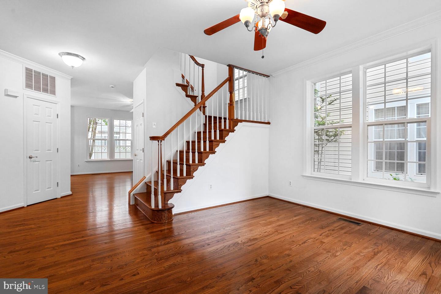 7011 LAWNWOOD CT, FORT BELVOIR, Virginia 22060, 4 Bedrooms Bedrooms, ,5 BathroomsBathrooms,Residential,For sale,7011 LAWNWOOD CT,VAFX2233934 MLS # VAFX2233934