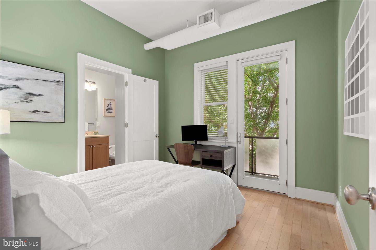 1817 SWANN ST NW #D, WASHINGTON, District Of Columbia 20009, 2 Bedrooms Bedrooms, ,2 BathroomsBathrooms,Residential,For sale,1817 SWANN ST NW #D,DCDC2199842 MLS # DCDC2199842