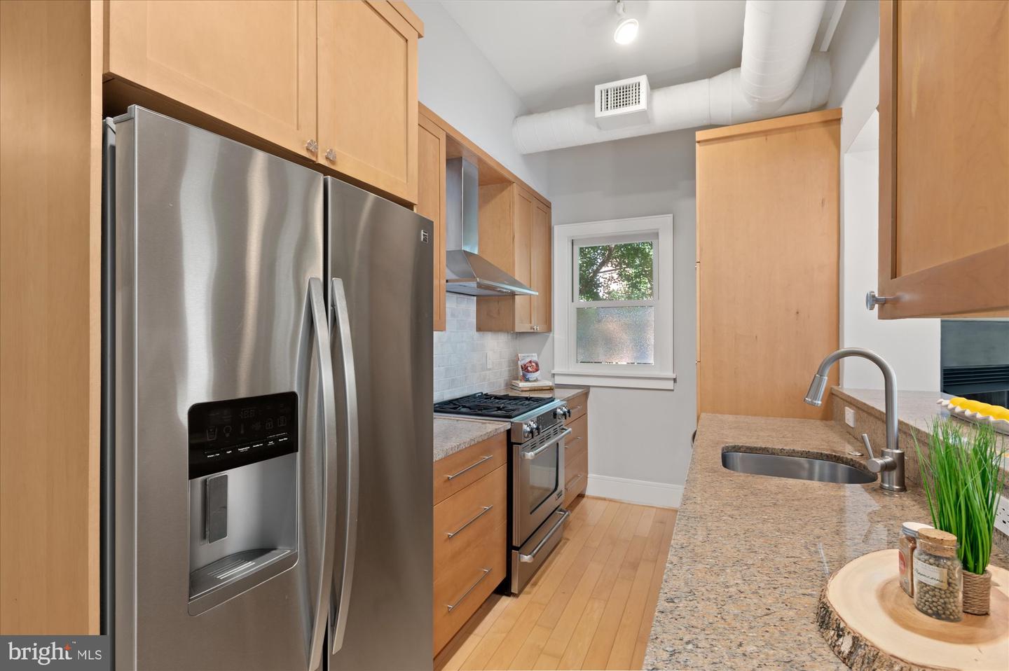 1817 SWANN ST NW #D, WASHINGTON, District Of Columbia 20009, 2 Bedrooms Bedrooms, ,2 BathroomsBathrooms,Residential,For sale,1817 SWANN ST NW #D,DCDC2199842 MLS # DCDC2199842