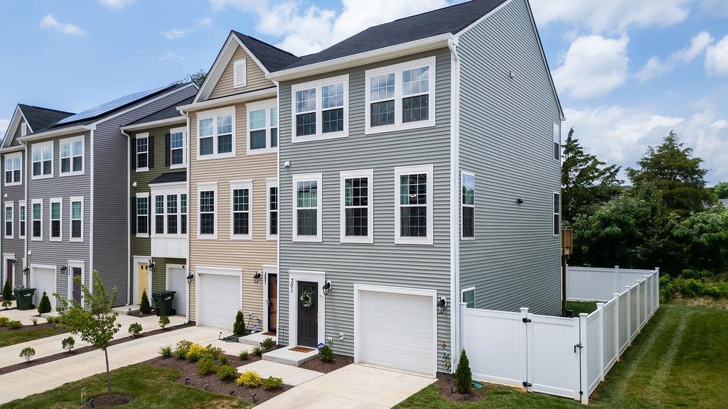 301 WILLOWSHIRE CT, WAYNESBORO, Virginia 22980, 3 Bedrooms Bedrooms, ,2 BathroomsBathrooms,Residential,301 WILLOWSHIRE CT,666462 MLS # 666462