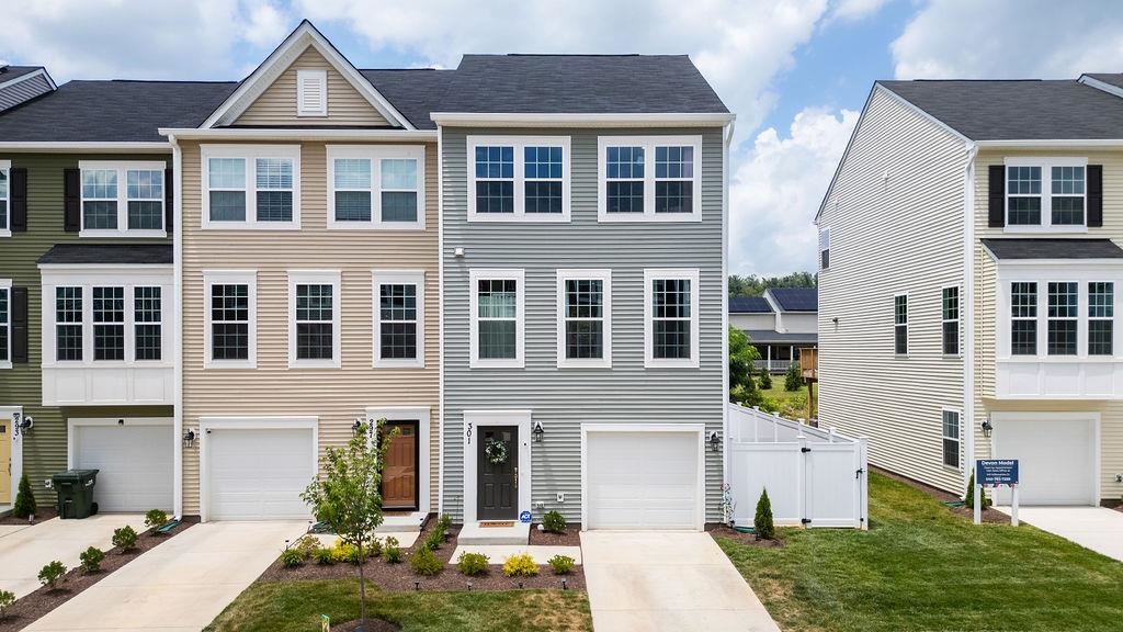 301 WILLOWSHIRE CT, WAYNESBORO, Virginia 22980, 3 Bedrooms Bedrooms, ,2 BathroomsBathrooms,Residential,301 WILLOWSHIRE CT,666462 MLS # 666462