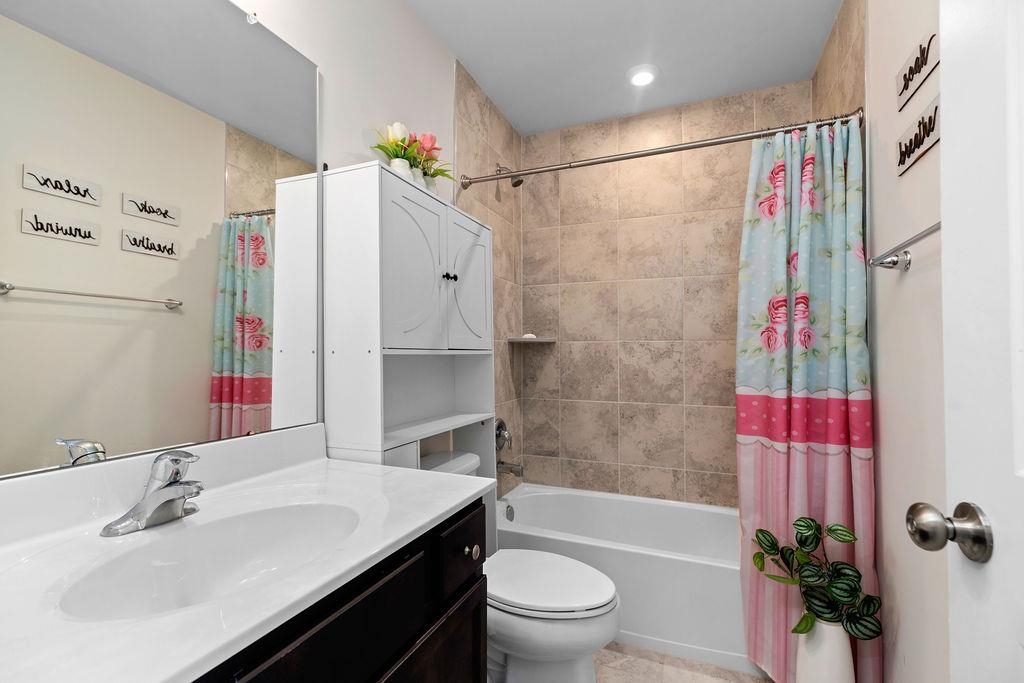 301 WILLOWSHIRE CT, WAYNESBORO, Virginia 22980, 3 Bedrooms Bedrooms, ,2 BathroomsBathrooms,Residential,301 WILLOWSHIRE CT,666462 MLS # 666462