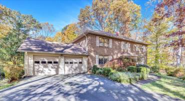 8150 WOLF RUN SHOALS RD, CLIFTON, Virginia 20124, 5 Bedrooms Bedrooms, ,3 BathroomsBathrooms,Residential,For sale,8150 WOLF RUN SHOALS RD,VAFX2243924 MLS # VAFX2243924