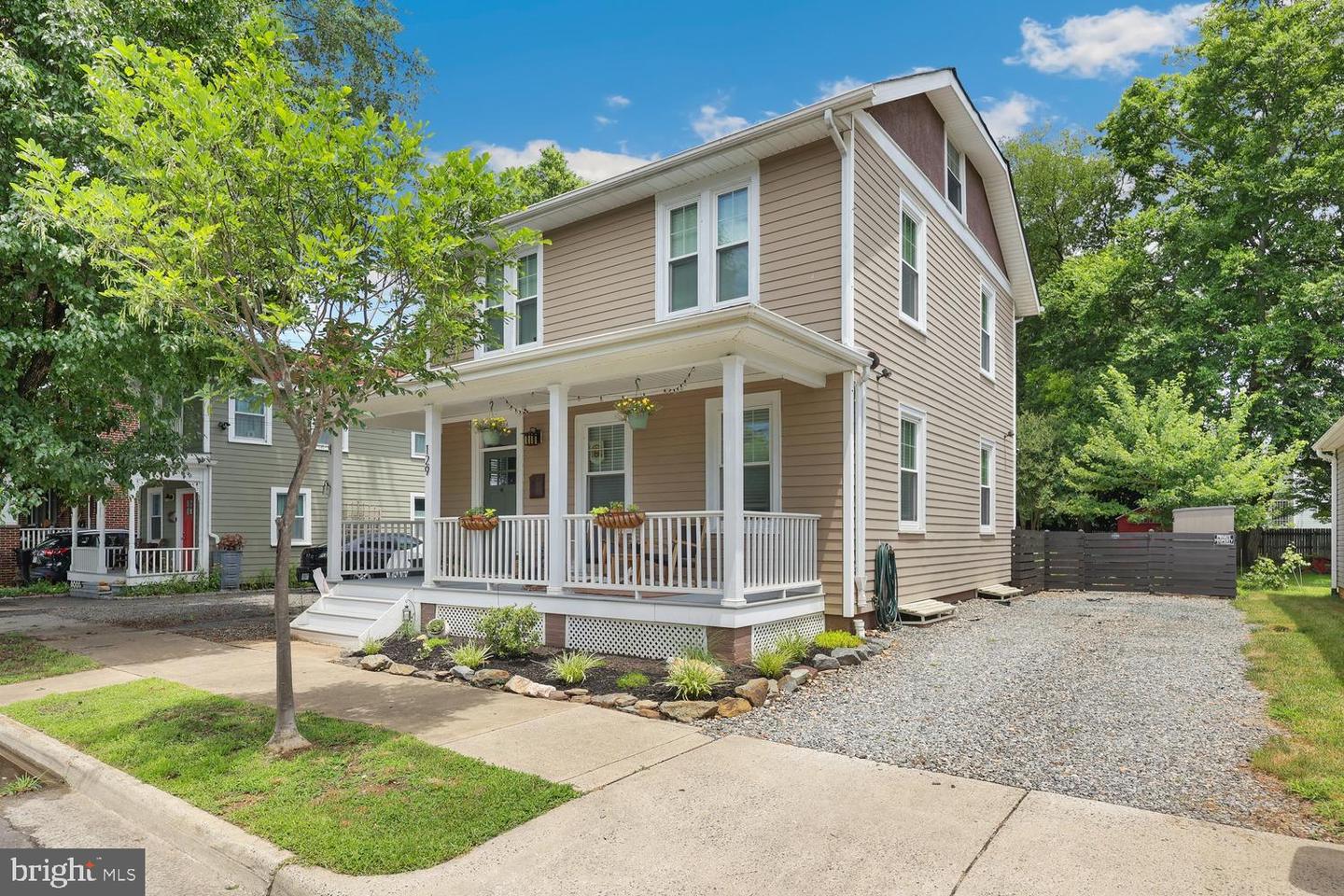 129 PRINCESS ANNE ST, FREDERICKSBURG, Virginia 22401, 4 Bedrooms Bedrooms, ,3 BathroomsBathrooms,Residential,For sale,129 PRINCESS ANNE ST,VAFB2008340 MLS # VAFB2008340