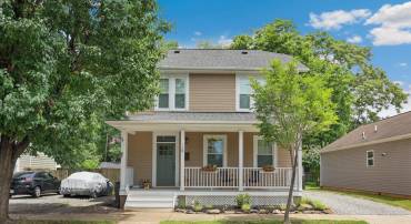 129 PRINCESS ANNE ST, FREDERICKSBURG, Virginia 22401, 4 Bedrooms Bedrooms, ,3 BathroomsBathrooms,Residential,For sale,129 PRINCESS ANNE ST,VAFB2008340 MLS # VAFB2008340